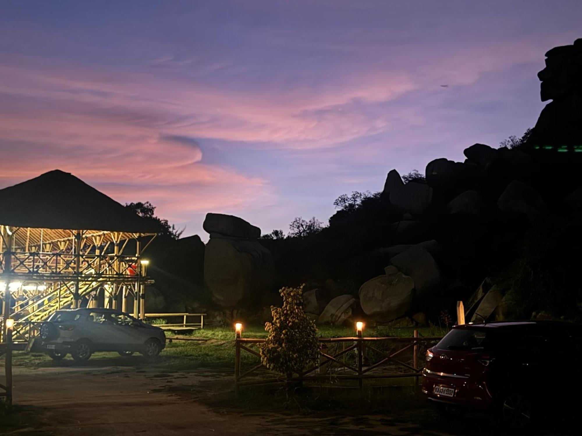 Hill Stone View Hampi Hotell Exteriör bild