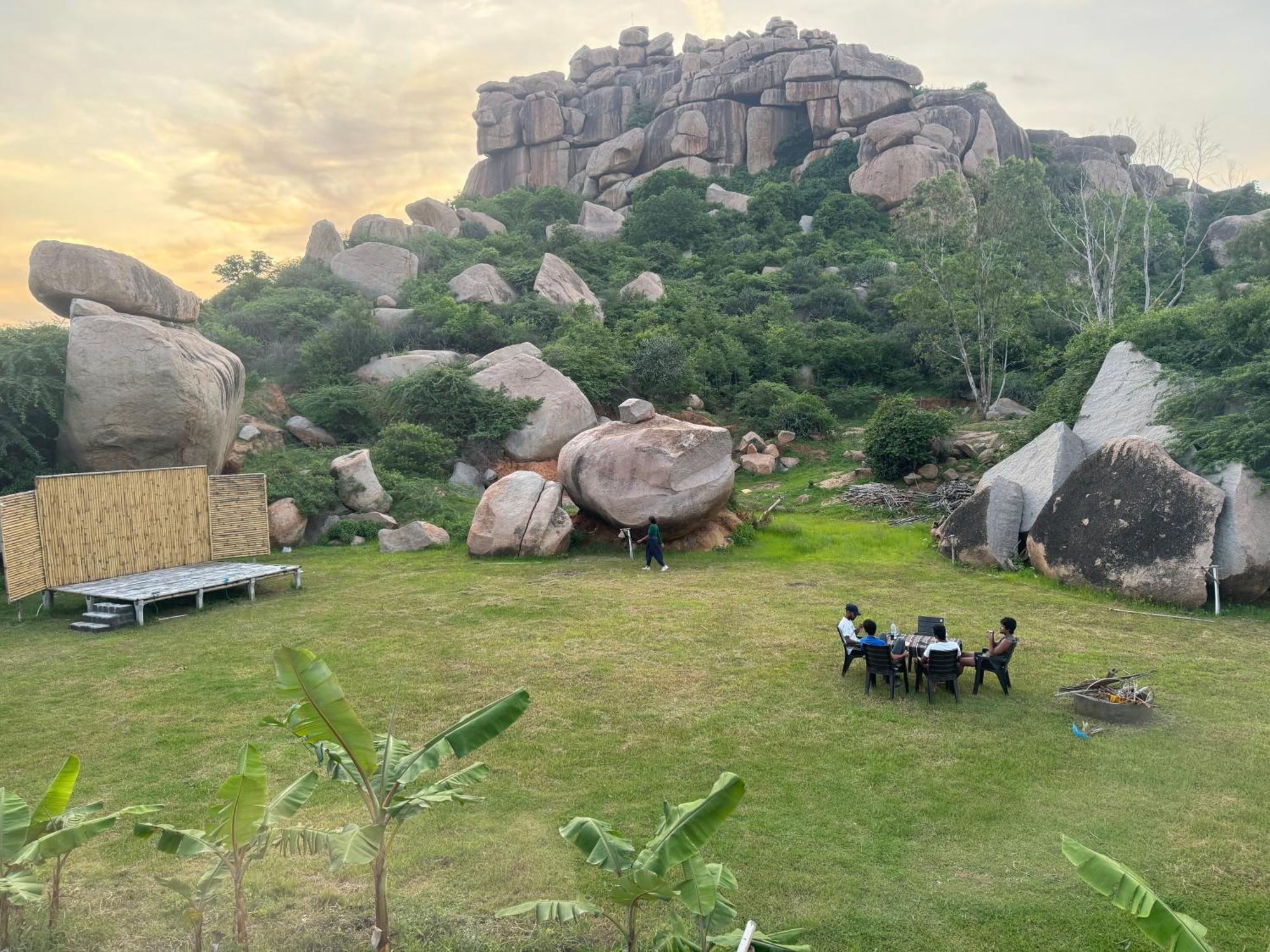 Hill Stone View Hampi Hotell Exteriör bild