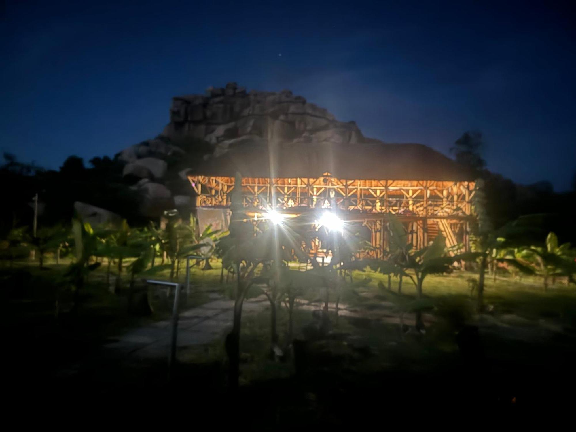 Hill Stone View Hampi Hotell Exteriör bild