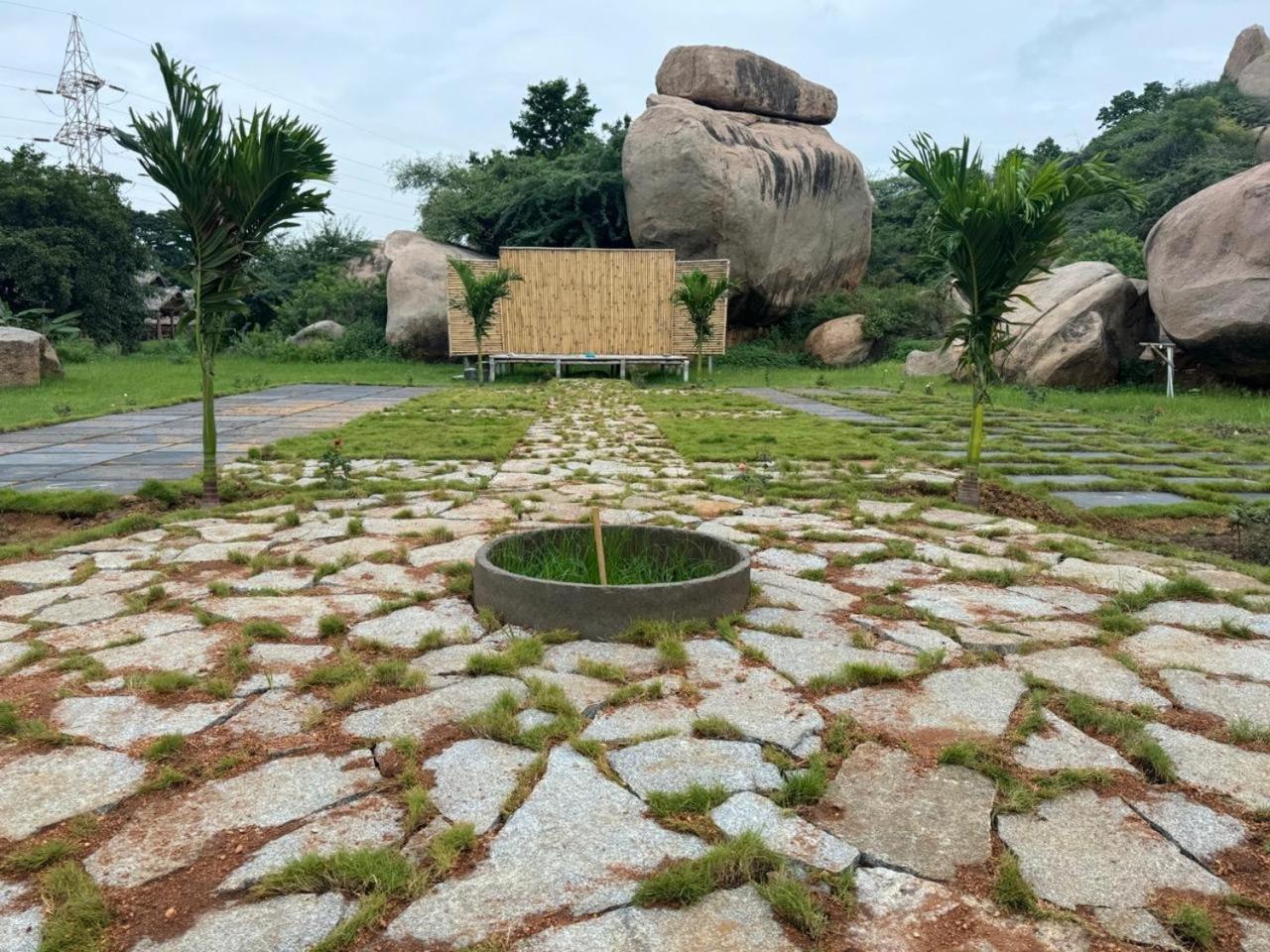 Hill Stone View Hampi Hotell Exteriör bild