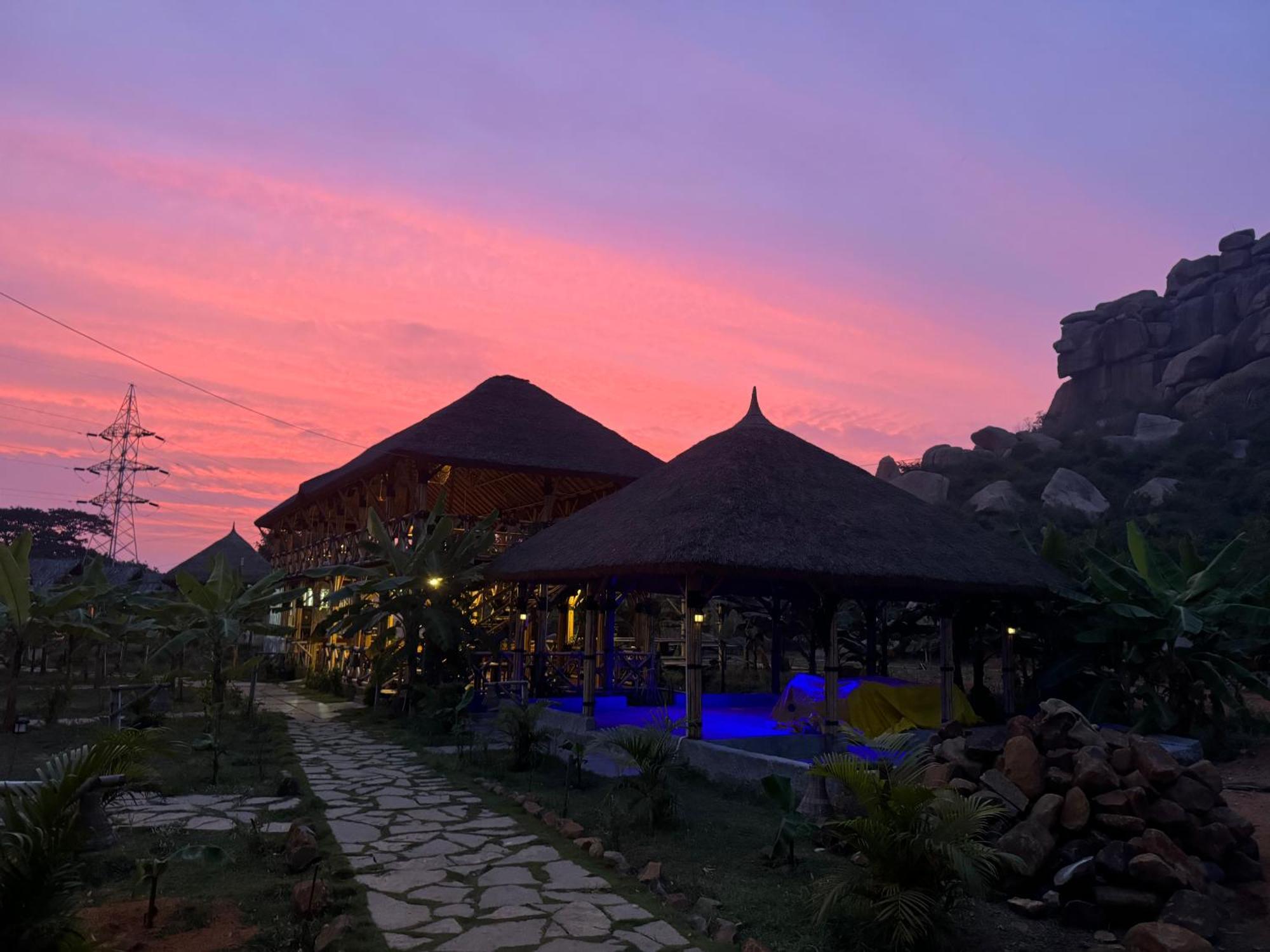 Hill Stone View Hampi Hotell Exteriör bild